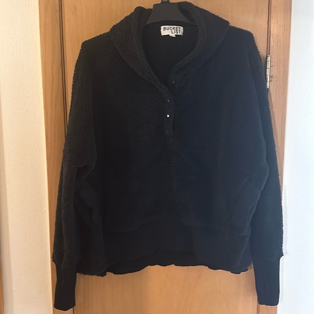 Bucket List Women’s Fuzzy Hooded Pullover Sweatshirt Black Size Large